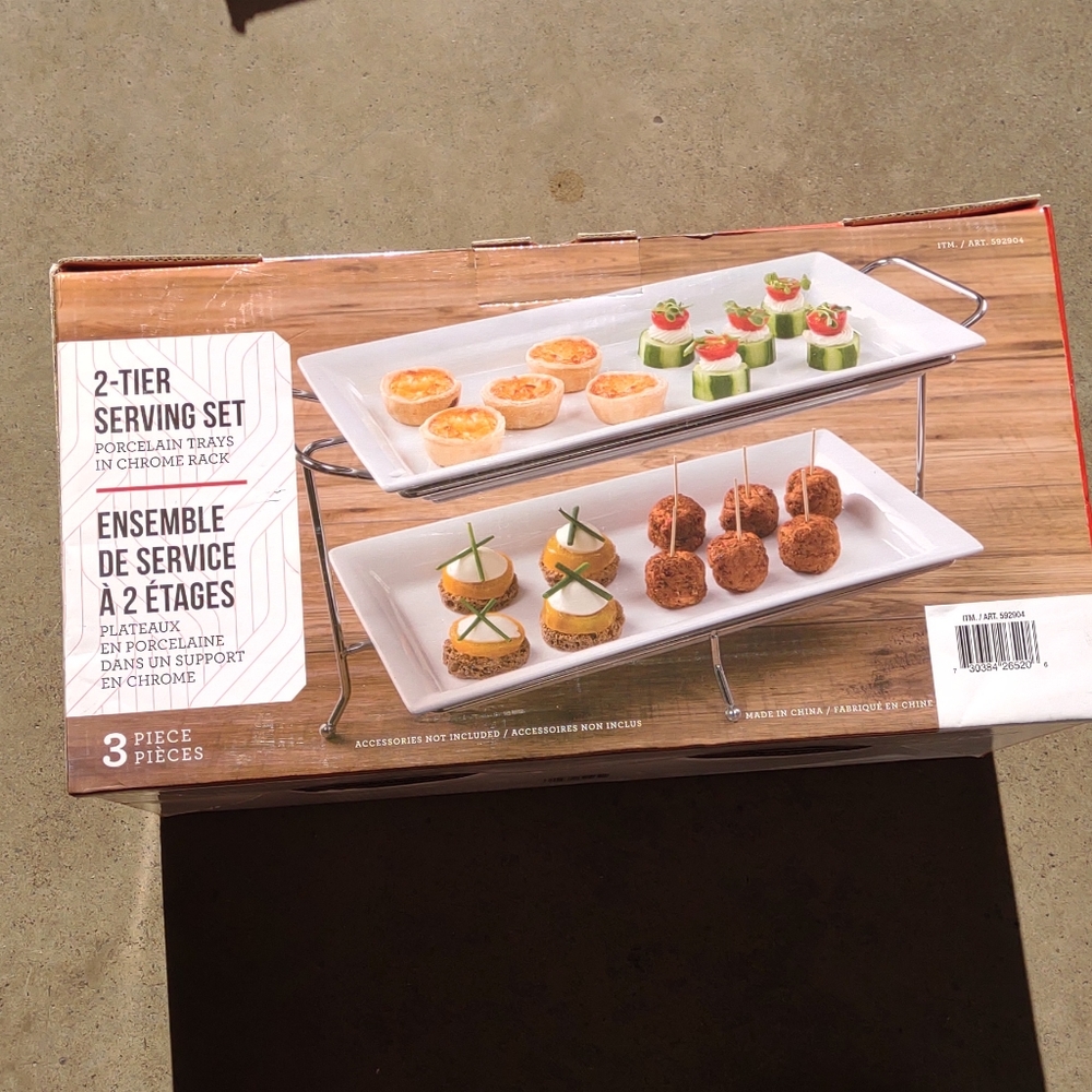 Serving glass plate stand with rack